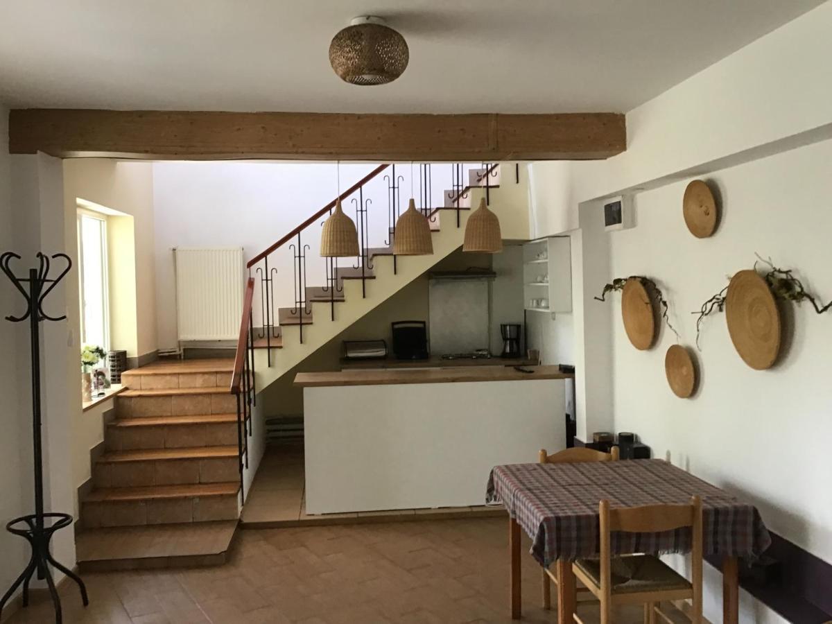 Villa Siret Sendreni Exterior photo